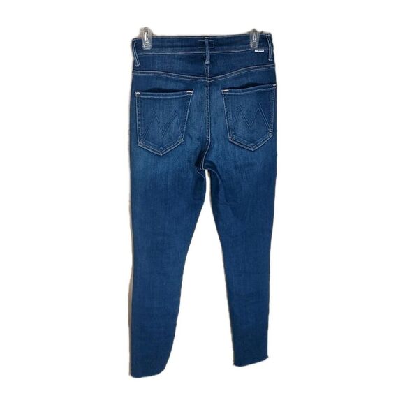 MOTHER The High Waisted Swooner Ankle Fray Jeans in Taxi Wash 27 - Picture 4 of 16